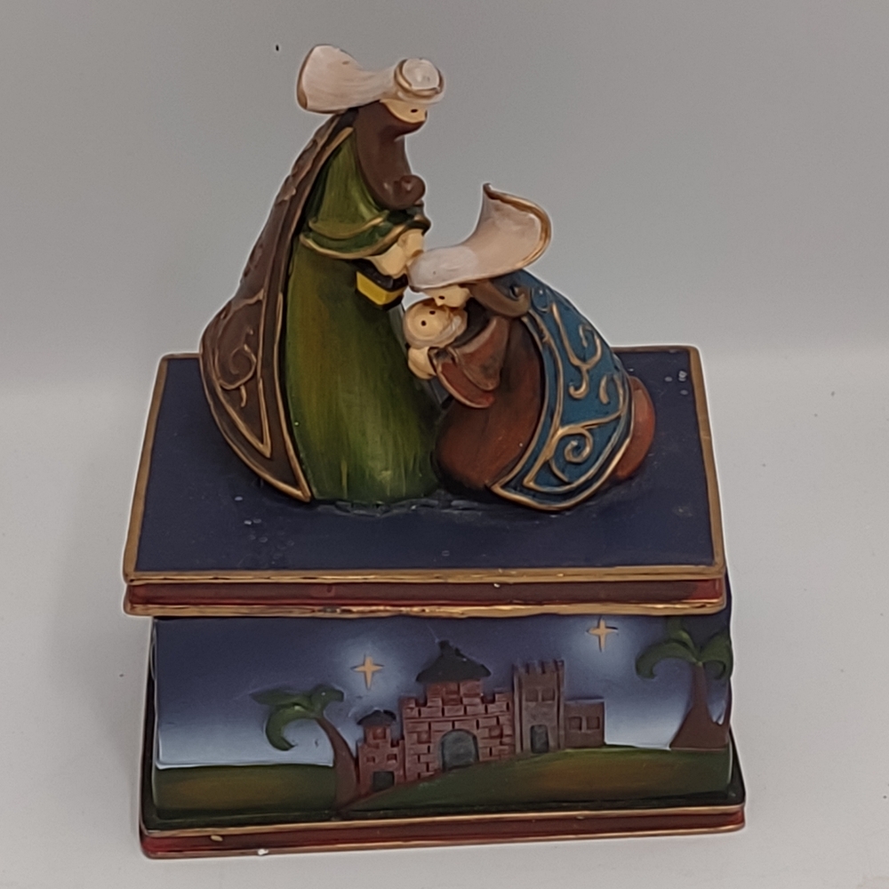 Mary & Joseph & Baby Jesus Nativity Scene 3D Trinket Box 5"T x 3.75"W x 2.75"D